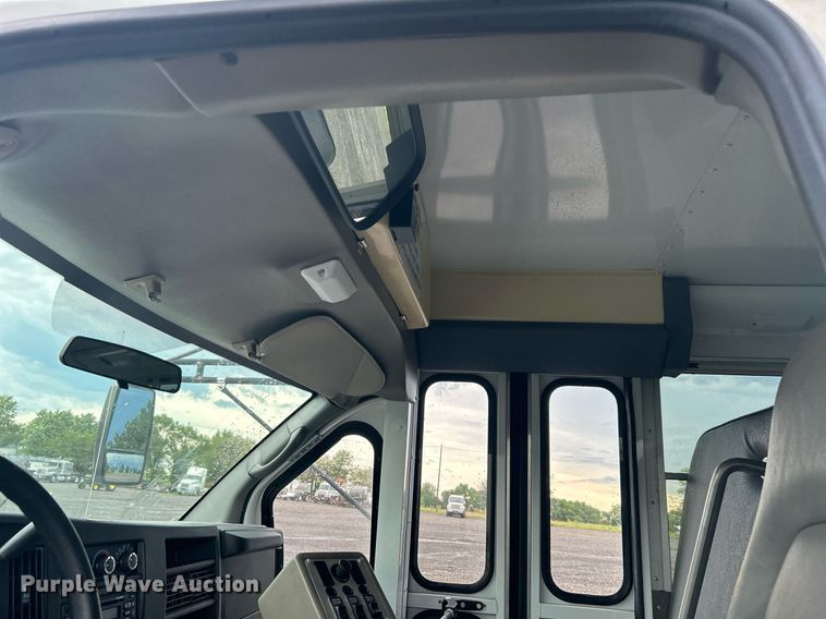 image for item KW9167 2008 Chevrolet Express G3500  school bus