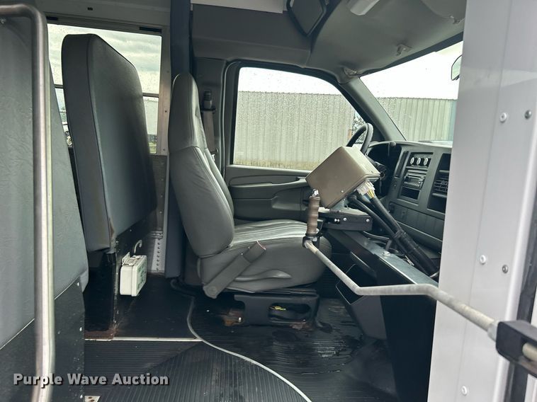 image for item KW9167 2008 Chevrolet Express G3500  school bus