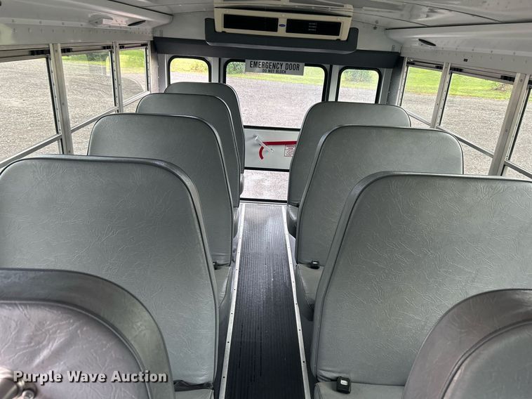 image for item KW9167 2008 Chevrolet Express G3500  school bus