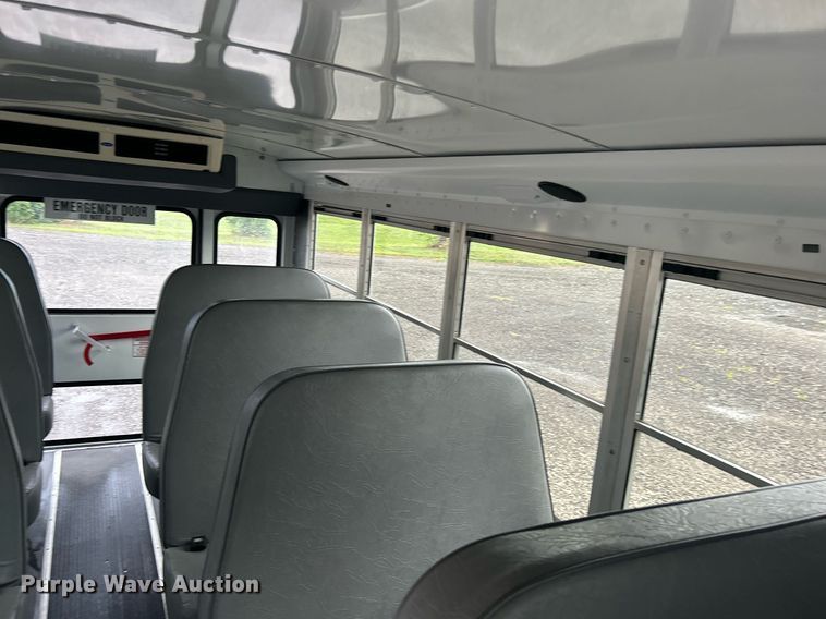 image for item KW9167 2008 Chevrolet Express G3500  school bus