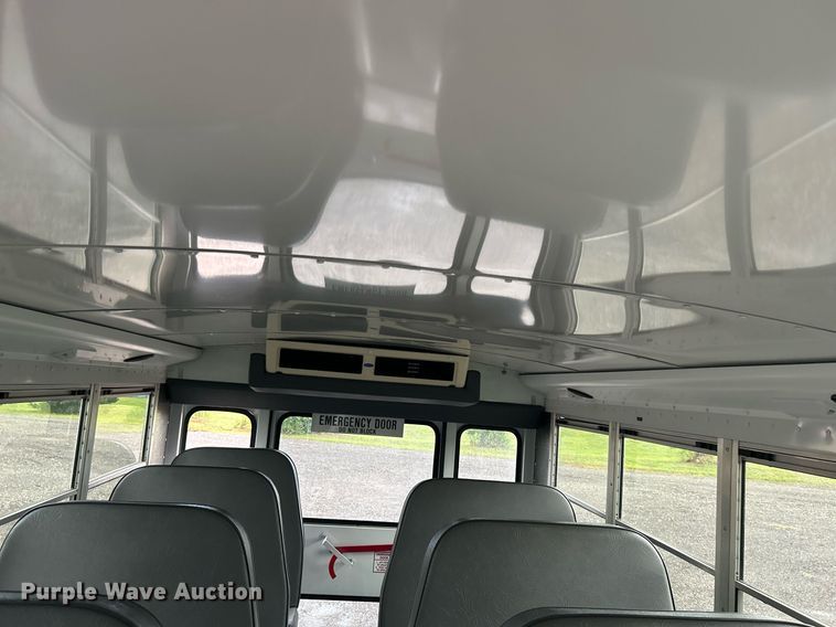 image for item KW9167 2008 Chevrolet Express G3500  school bus