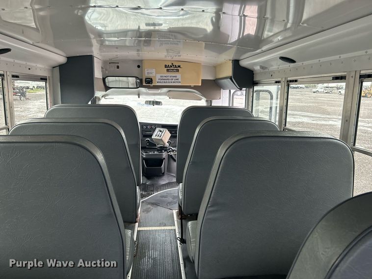 image for item KW9167 2008 Chevrolet Express G3500  school bus