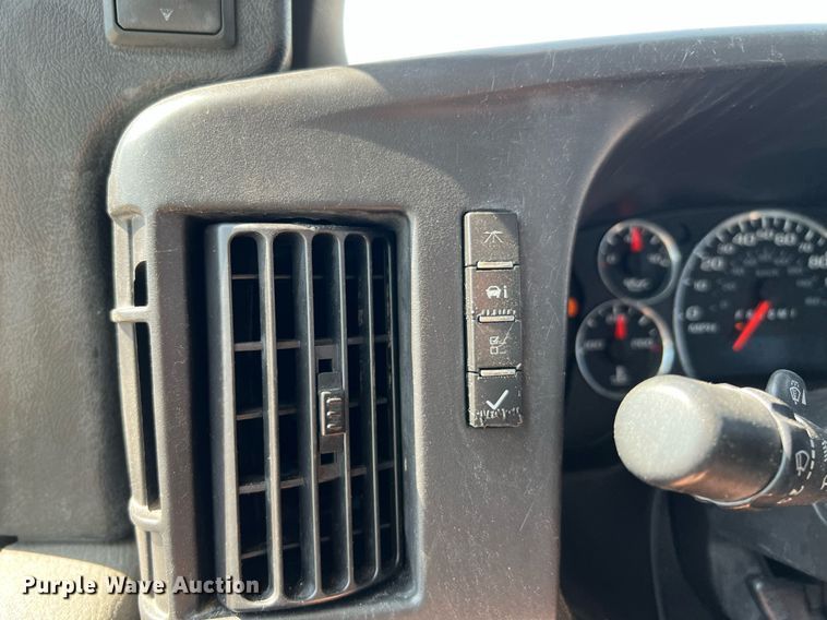 image for item LF9341 2016 Chevrolet Express G4500  shuttle bus