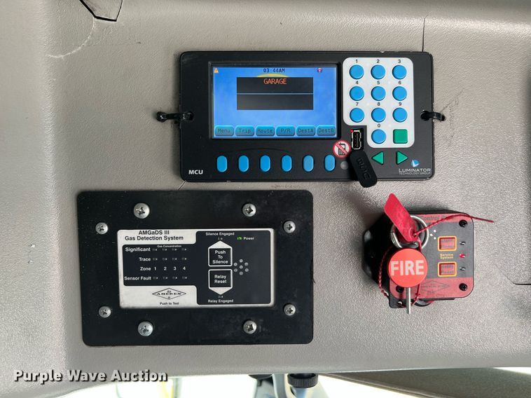 image for item LF9341 2016 Chevrolet Express G4500  shuttle bus