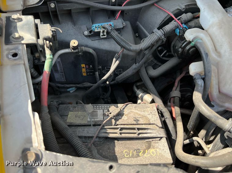 image for item LF9341 2016 Chevrolet Express G4500  shuttle bus