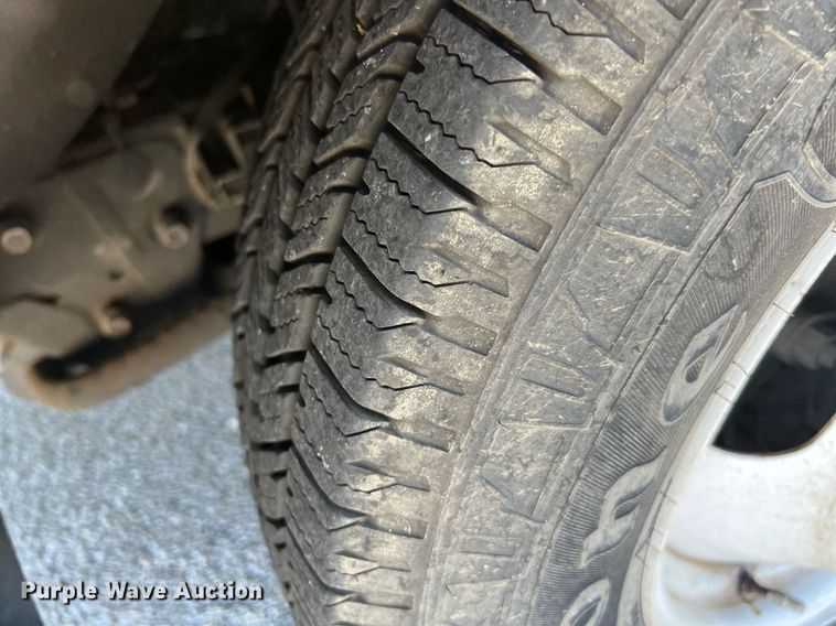 image for item LF9341 2016 Chevrolet Express G4500  shuttle bus