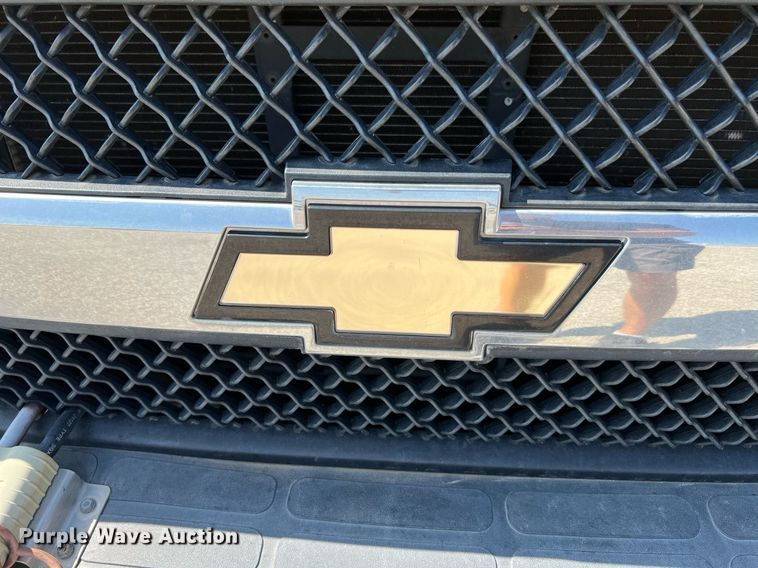 image for item LF9341 2016 Chevrolet Express G4500  shuttle bus