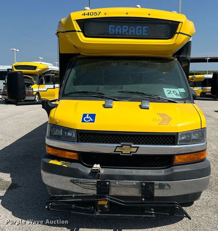 image for item LF9342 2017 Chevrolet Express G4500  shuttle bus