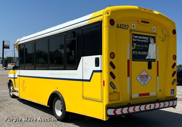 image for item LF9342 2017 Chevrolet Express G4500  shuttle bus