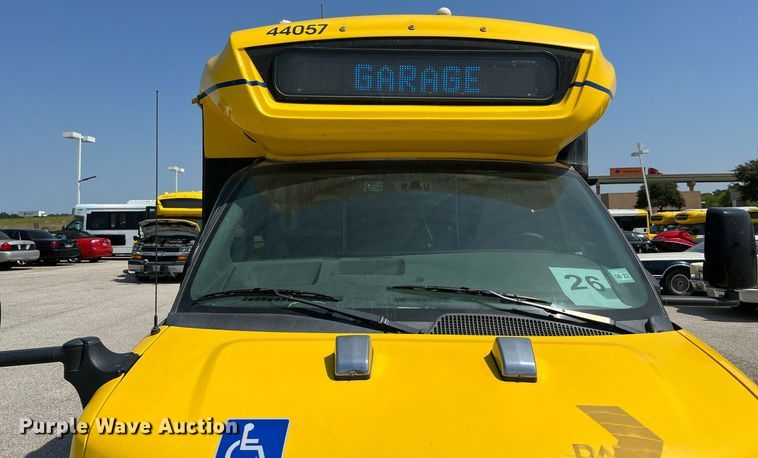 image for item LF9342 2017 Chevrolet Express G4500  shuttle bus