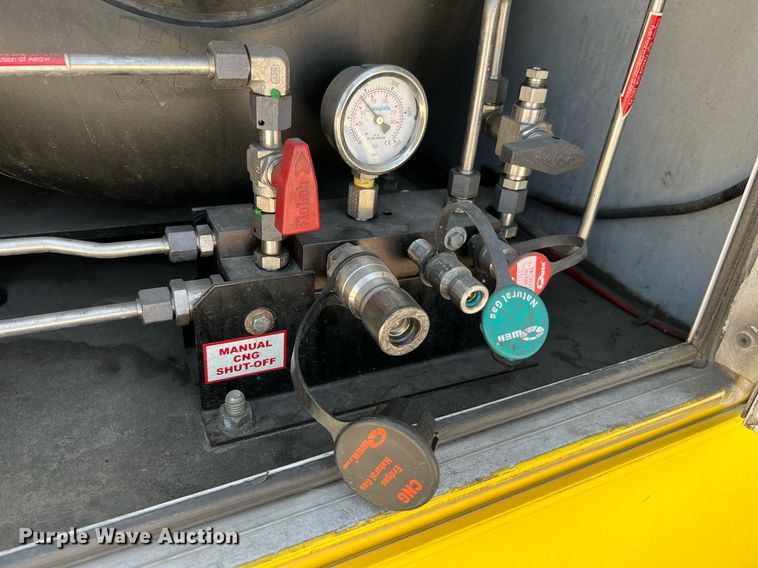 image for item LF9342 2017 Chevrolet Express G4500  shuttle bus