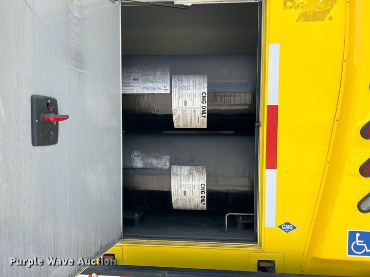 image for item LF9342 2017 Chevrolet Express G4500  shuttle bus