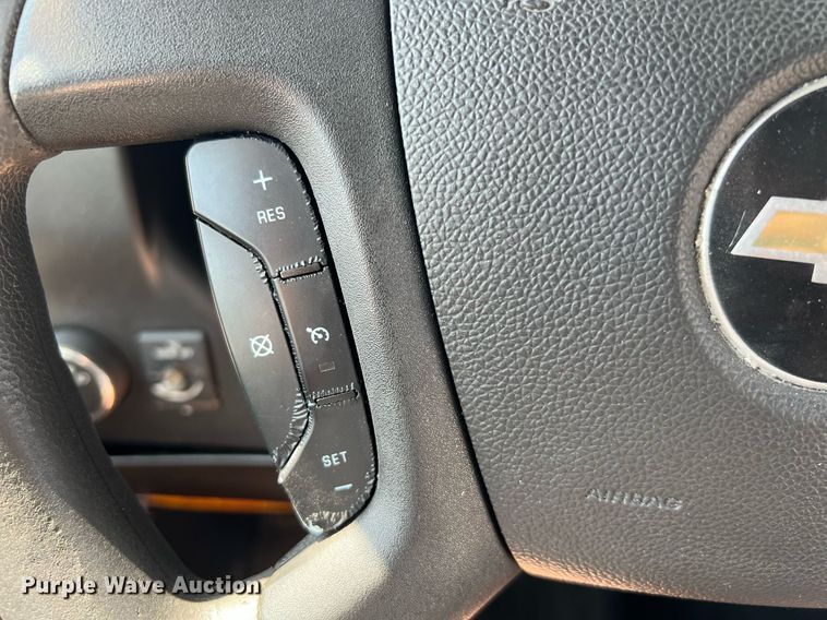 image for item LF9342 2017 Chevrolet Express G4500  shuttle bus