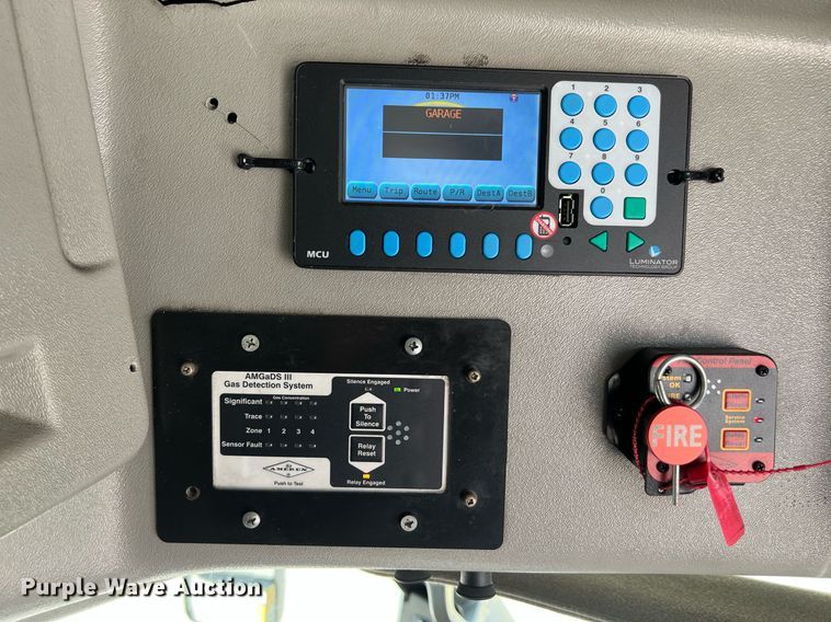 image for item LF9342 2017 Chevrolet Express G4500  shuttle bus