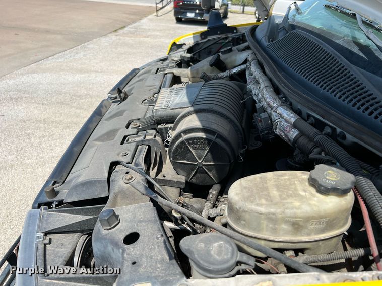 image for item LF9342 2017 Chevrolet Express G4500  shuttle bus