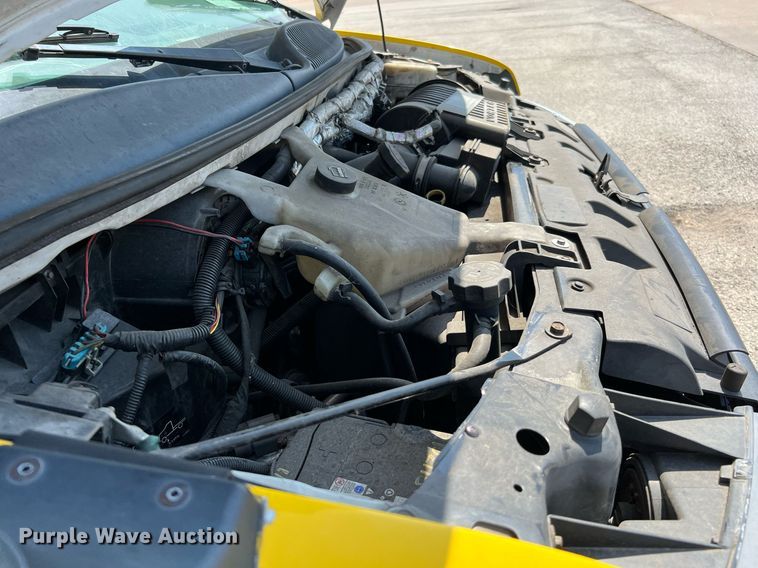 image for item LF9342 2017 Chevrolet Express G4500  shuttle bus