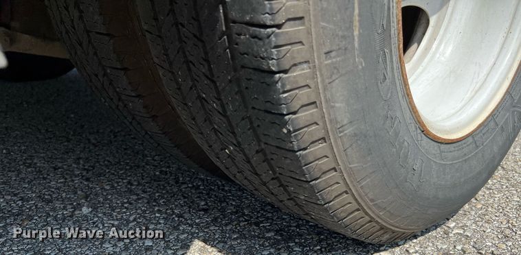 image for item LF9342 2017 Chevrolet Express G4500  shuttle bus