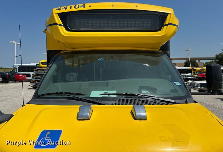 image for item LF9343 2018 Arboc Specialty Vehicles  shuttle bus