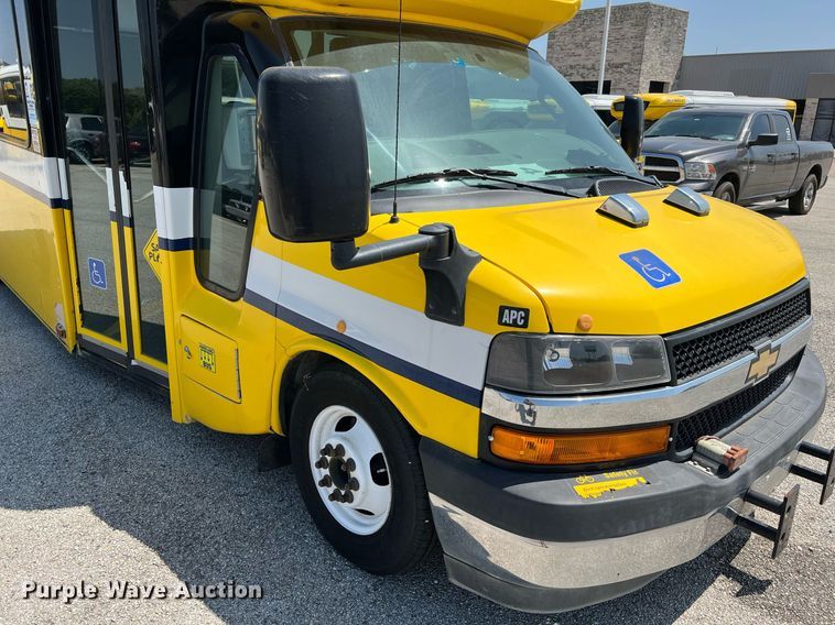 image for item LF9343 2018 Arboc Specialty Vehicles  shuttle bus