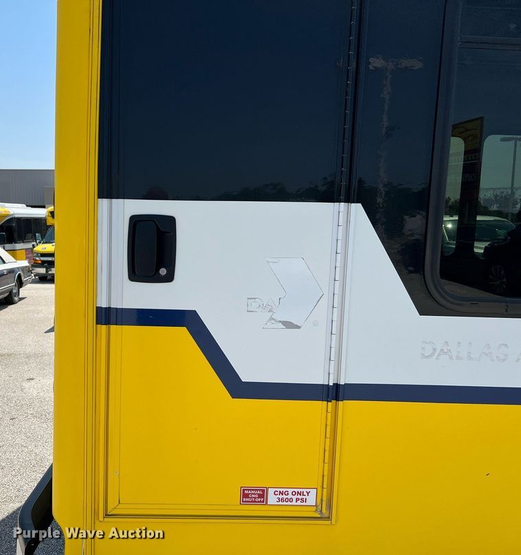 image for item LF9343 2018 Arboc Specialty Vehicles  shuttle bus