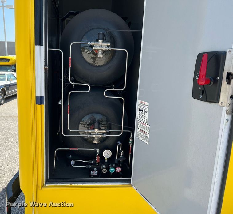 image for item LF9343 2018 Arboc Specialty Vehicles  shuttle bus