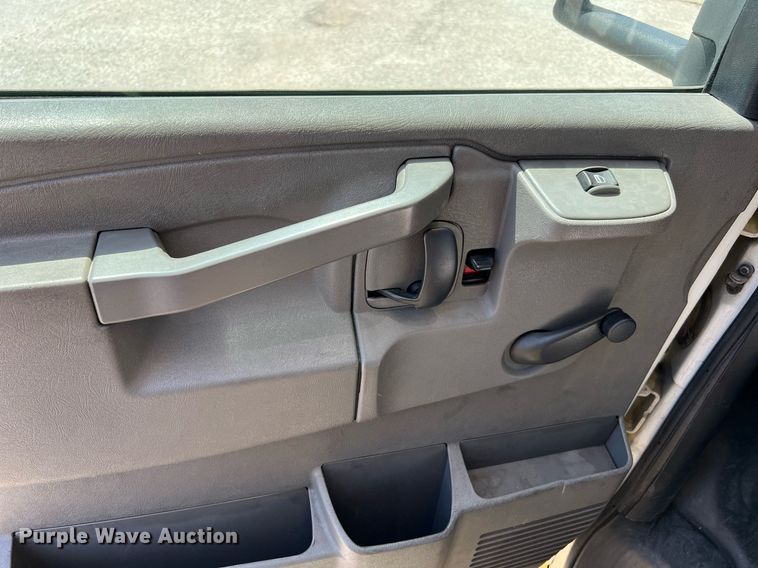 image for item LF9343 2018 Arboc Specialty Vehicles  shuttle bus