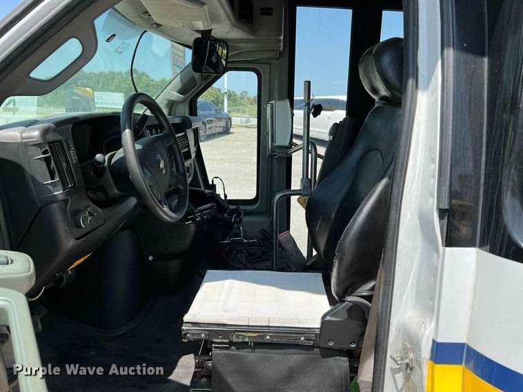 image for item LF9343 2018 Arboc Specialty Vehicles  shuttle bus