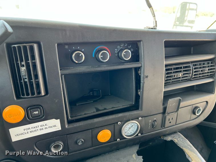 image for item LF9343 2018 Arboc Specialty Vehicles  shuttle bus