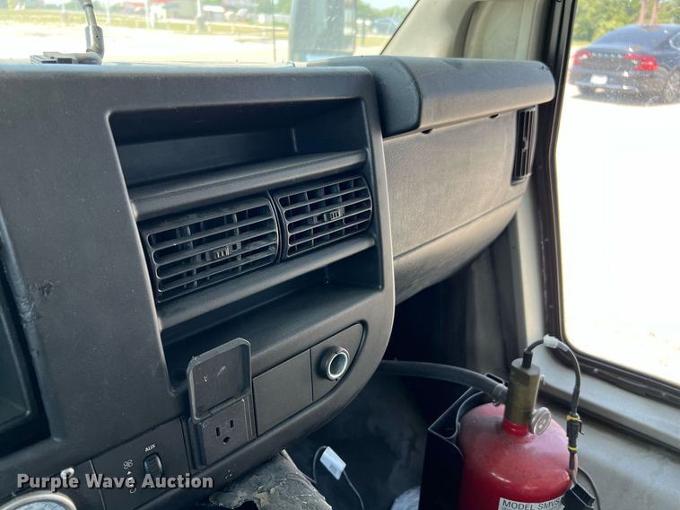 image for item LF9343 2018 Arboc Specialty Vehicles  shuttle bus