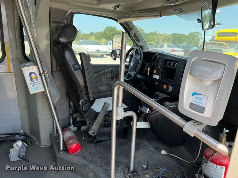 image for item LF9343 2018 Arboc Specialty Vehicles  shuttle bus