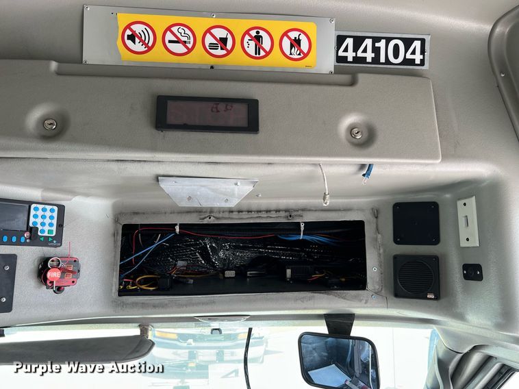 image for item LF9343 2018 Arboc Specialty Vehicles  shuttle bus