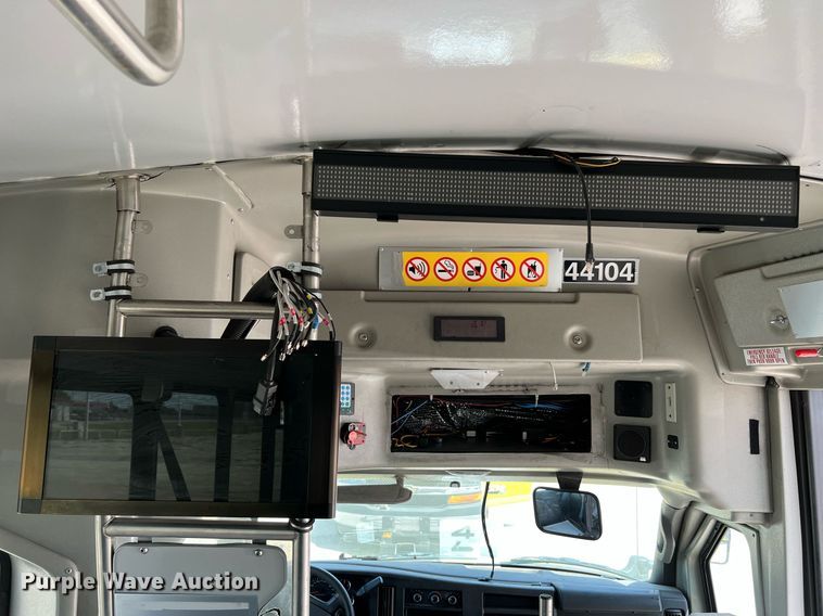 image for item LF9343 2018 Arboc Specialty Vehicles  shuttle bus