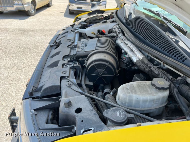 image for item LF9343 2018 Arboc Specialty Vehicles  shuttle bus