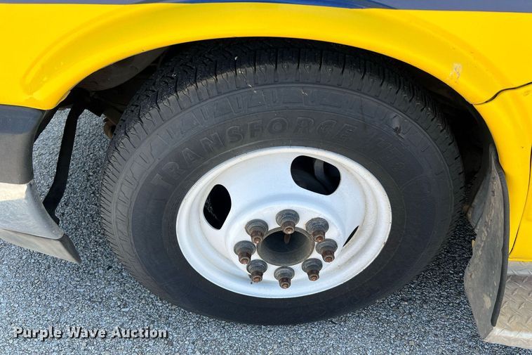 image for item LF9343 2018 Arboc Specialty Vehicles  shuttle bus