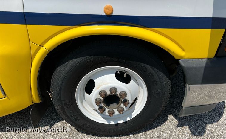 image for item LF9343 2018 Arboc Specialty Vehicles  shuttle bus