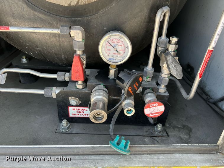 image for item LF9344 2017 Chevrolet Express G4500  shuttle bus