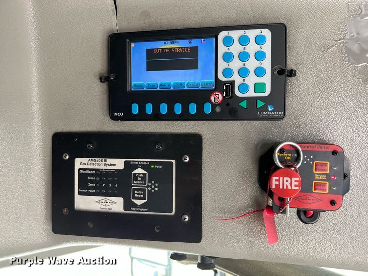 image for item LF9344 2017 Chevrolet Express G4500  shuttle bus