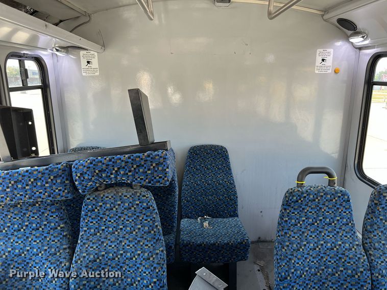 image for item LF9344 2017 Chevrolet Express G4500  shuttle bus