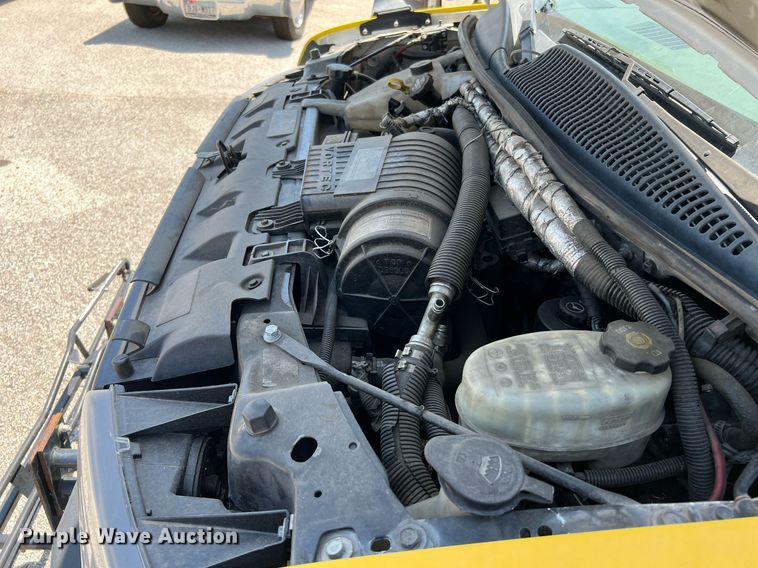 image for item LF9344 2017 Chevrolet Express G4500  shuttle bus