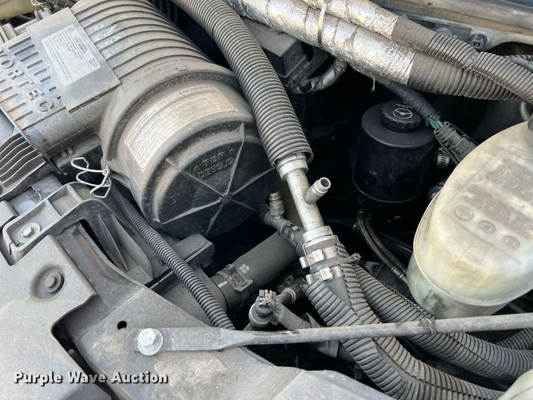 image for item LF9344 2017 Chevrolet Express G4500  shuttle bus