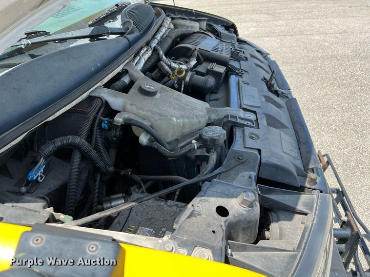 image for item LF9344 2017 Chevrolet Express G4500  shuttle bus