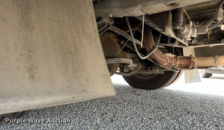 image for item LF9344 2017 Chevrolet Express G4500  shuttle bus