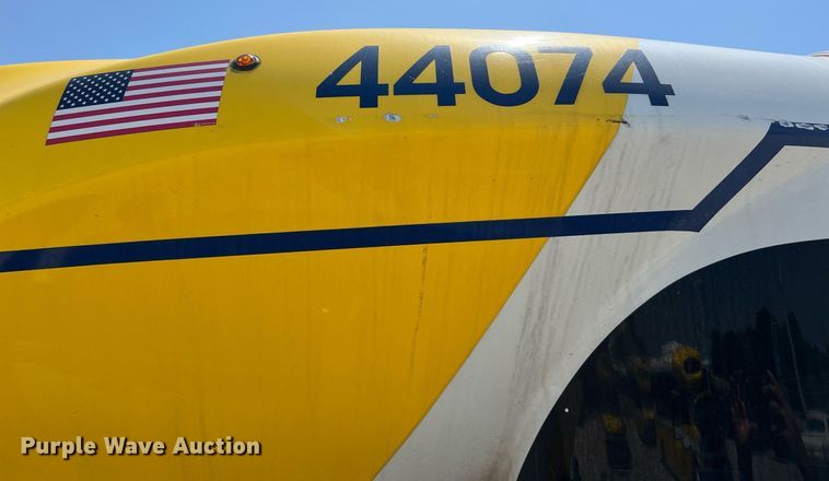 image for item LF9344 2017 Chevrolet Express G4500  shuttle bus