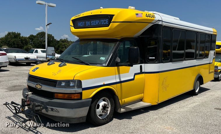 image for item LF9345 2017 Arboc Specialty Vehicles  shuttle bus