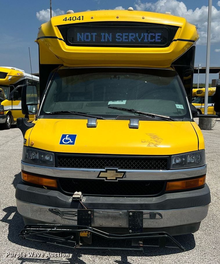 image for item LF9345 2017 Arboc Specialty Vehicles  shuttle bus