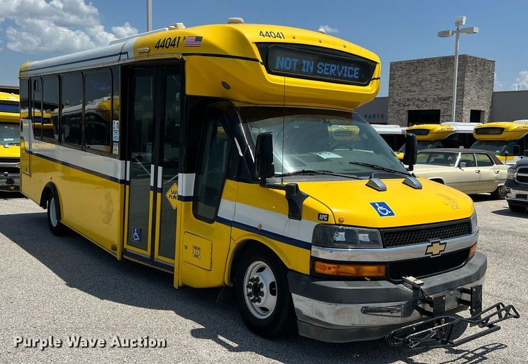 image for item LF9345 2017 Arboc Specialty Vehicles  shuttle bus