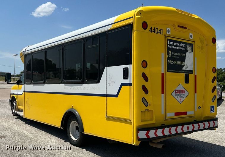 image for item LF9345 2017 Arboc Specialty Vehicles  shuttle bus