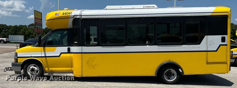 image for item LF9345 2017 Arboc Specialty Vehicles  shuttle bus