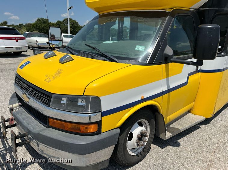 image for item LF9345 2017 Arboc Specialty Vehicles  shuttle bus