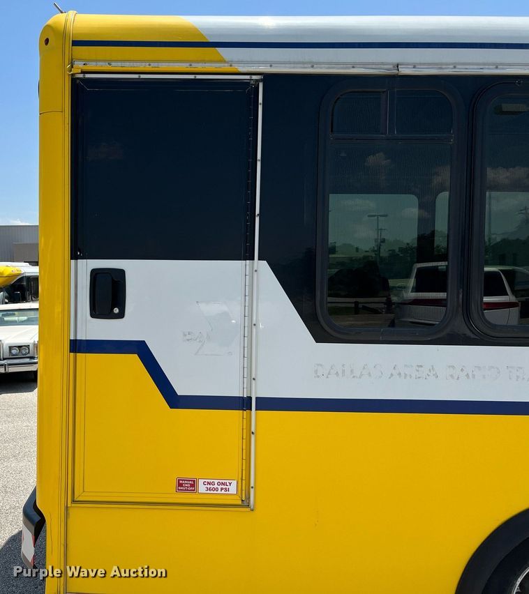 image for item LF9345 2017 Arboc Specialty Vehicles  shuttle bus